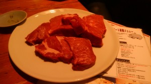 焼く前の肉（フラッシュなし）